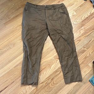 Perfect fitting brown dress pants great condition